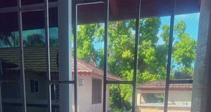 TAMBELL HAVEN serene 3 Br Runaway Bay with AC,pool and private beach walkable