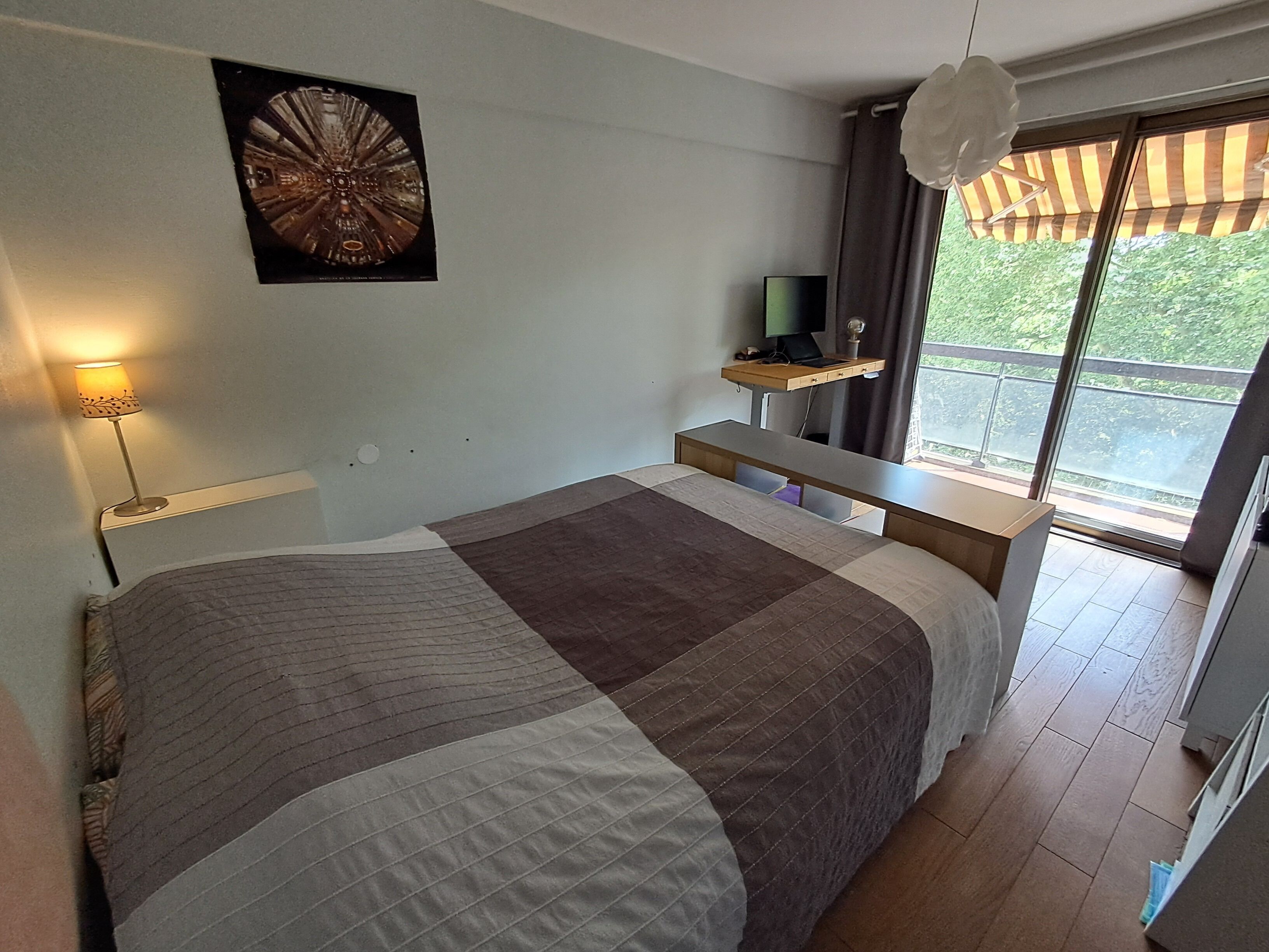 Iron/ironing board, free WiFi, bed sheets