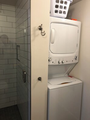 Bathroom - Cozy Downtown Studio Loft - Centrally Located - King Bed - Queen Sofa Bed (Knoxville)