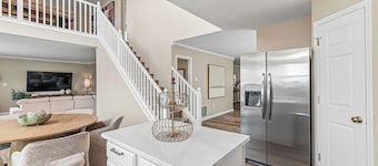 Stylish 4BR Getaway | Loft | Family Friendly