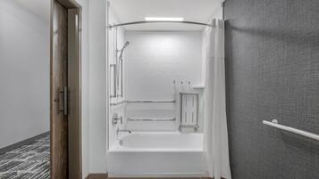 Deluxe Room, 1 King Bed, Accessible Bathtub, Non Smoking
