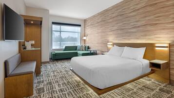 Deluxe Room, 1 King Bed, Accessible Bathtub, Non Smoking