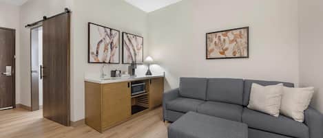 Superior Suite, 1 King Bed, Non Smoking | Pillow-top beds, in-room safe, desk, laptop workspace