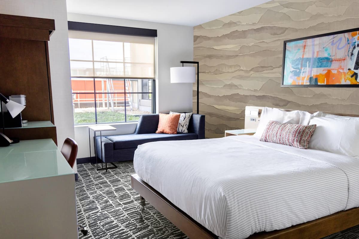 Pillowtop beds, in-room safe, desk, laptop workspace