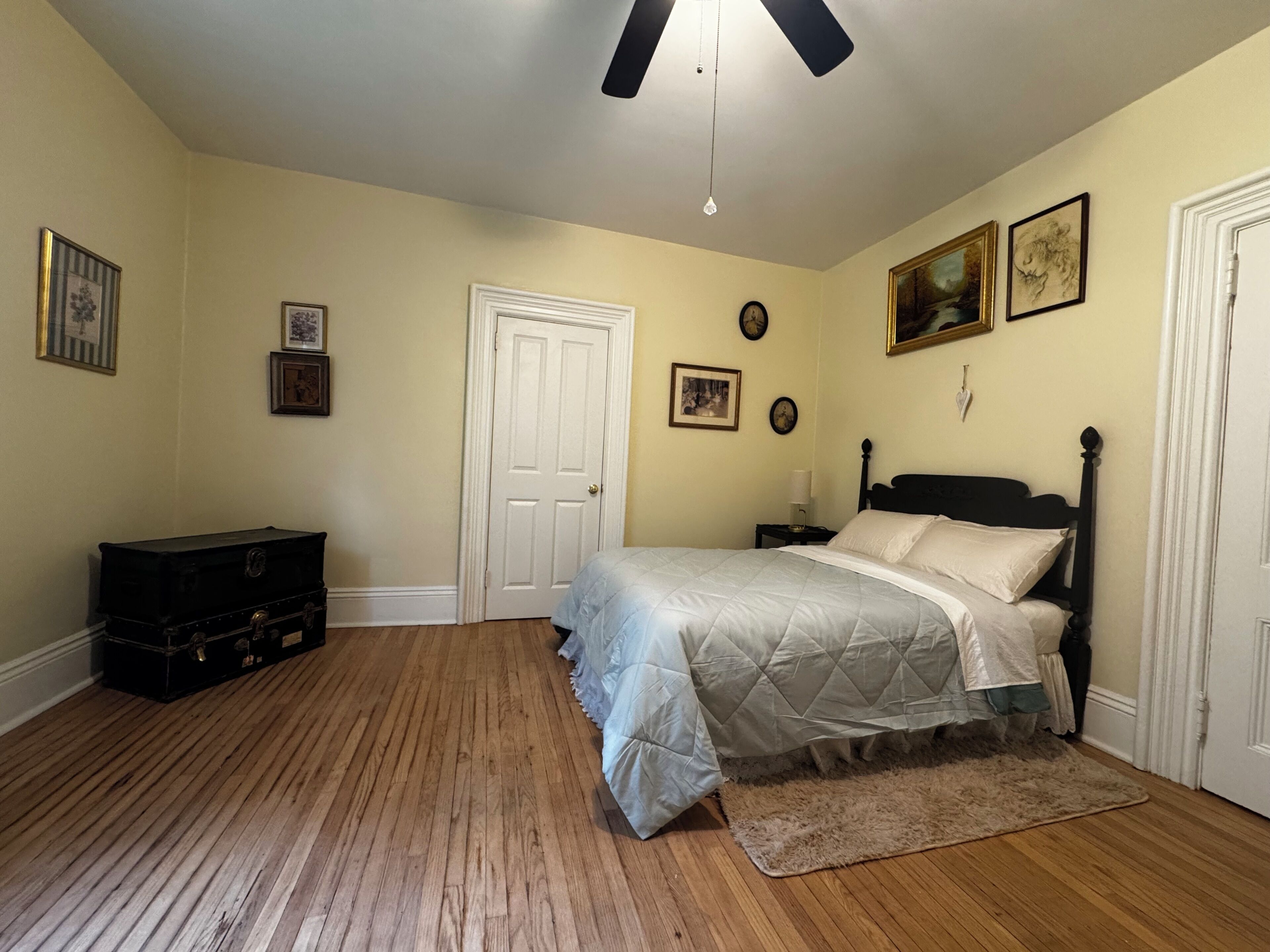 3 bedrooms, desk, free WiFi, bed sheets
