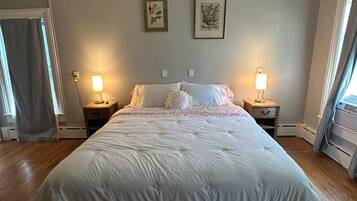 3 bedrooms, desk, free WiFi, bed sheets