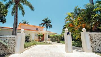 Luxury Villa | Exterior
