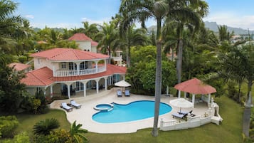 Crown Villas | Terrace/patio