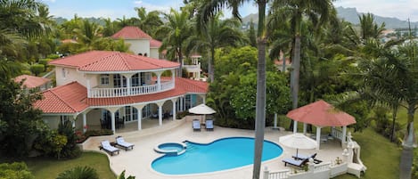 Villa luxueuse | Terrasse/patio