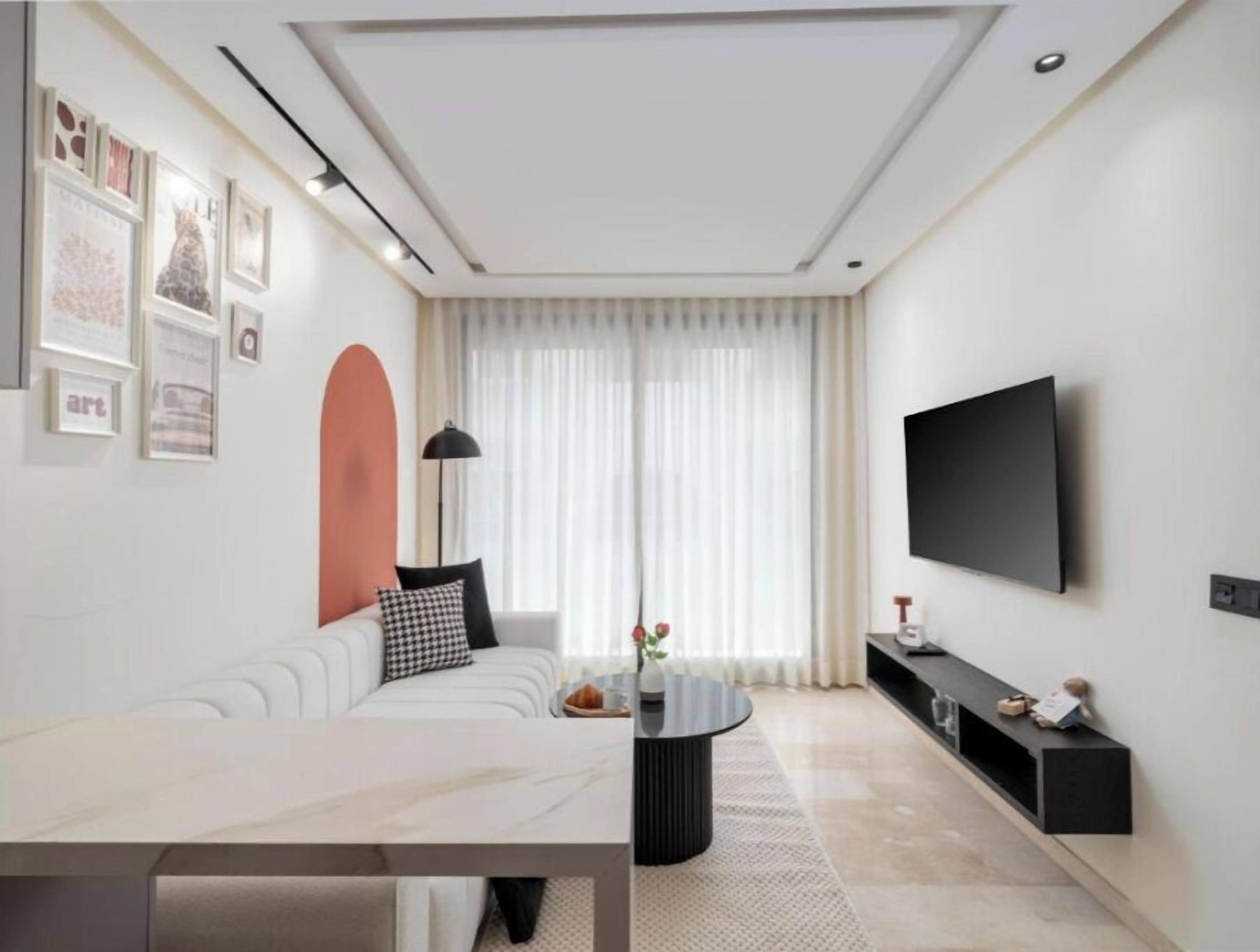 Standard Apartment, City View | Living area