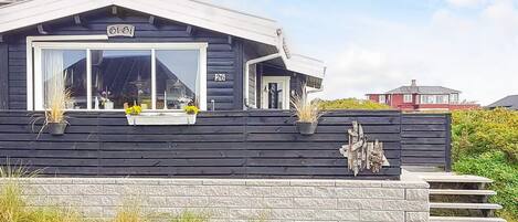 House | Exterior detail