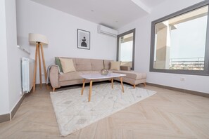 Apartment | Living area - Magnifique Appartement au Golf (El Mouradia)