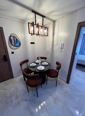 Dining - Cozy Studio in the Heart of Casa | Casa Voyageurs (Casablanca)