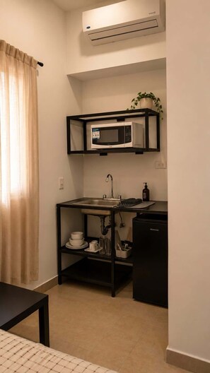 Microwave, stovetop, coffee/tea maker, cookware/dishes/utensils - Centrico Loft/2Px/ Barrio antiguo/Ac (Monterrey)