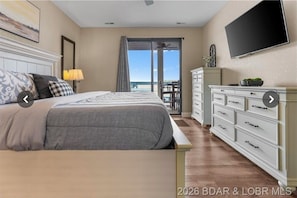 3 slaapkamers, een strijkplank/strijkijzer, gratis wifi, beddengoed
