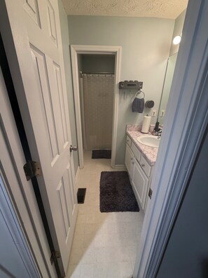 Bathroom - Cozy 1-bedroom in a spacious house with AC in charming Powder Springs (Powder Springs)