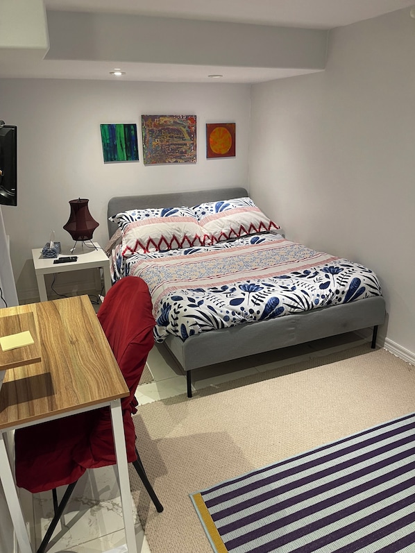 Room - Little slice of heaven n heart of Toronto. (Toronto)