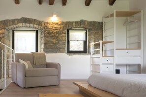 Room - Azalea, ADQ (Buje)