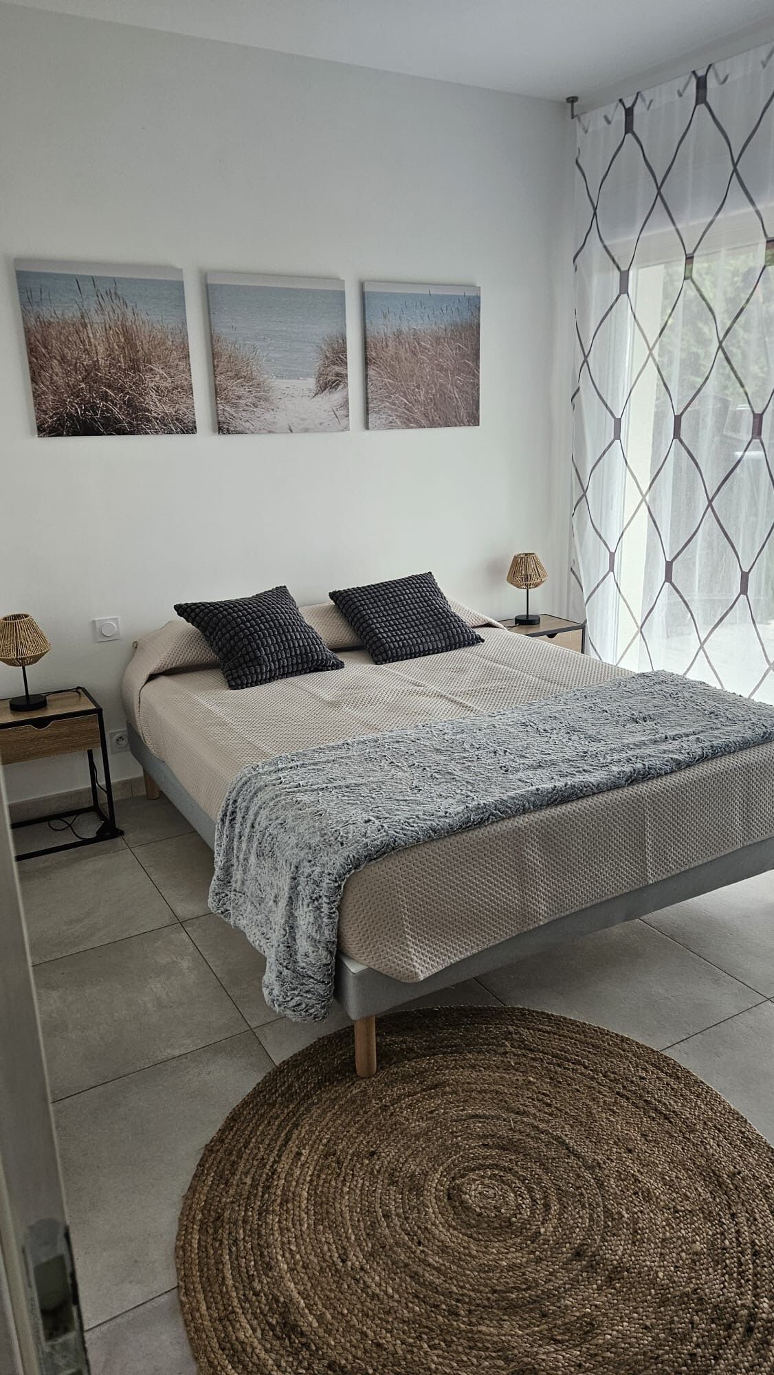 WiFi, bed sheets