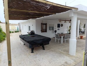 Outdoor dining - Vrbo Property (VC)