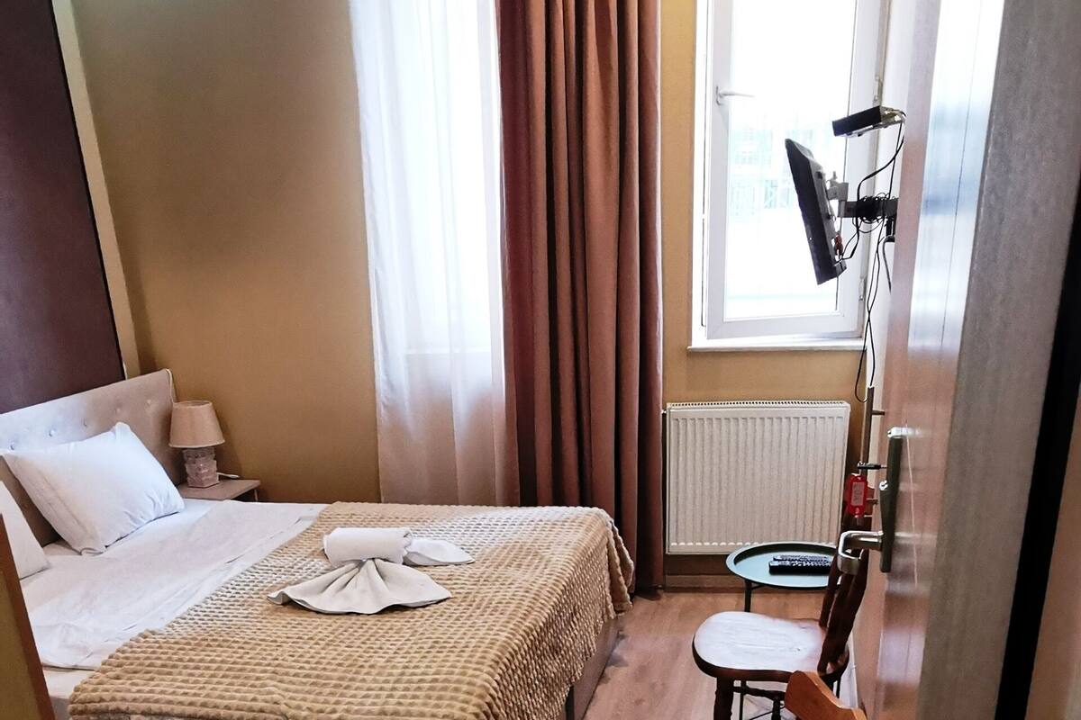 Standard Single Room | In-room safe, WiFi (free)