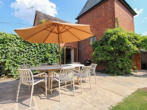 Cottage | Outdoor dining - The Hop Kiln (Tenbury Wells)