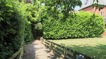 Cottage | Property grounds