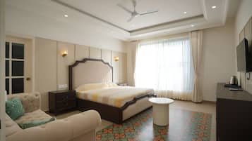 Luxury Villa, Balcony | Desk, laptop workspace, iron/ironing board, free WiFi
