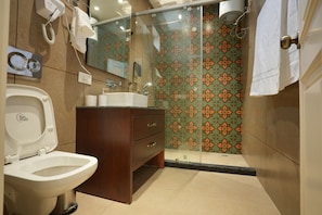 Luxury Villa, Balcony | Bathroom - Kaayanaat Luxury Villa Amritsar Airport (Amritsar)