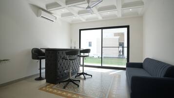 Villa de lujo, balcón | Interior
