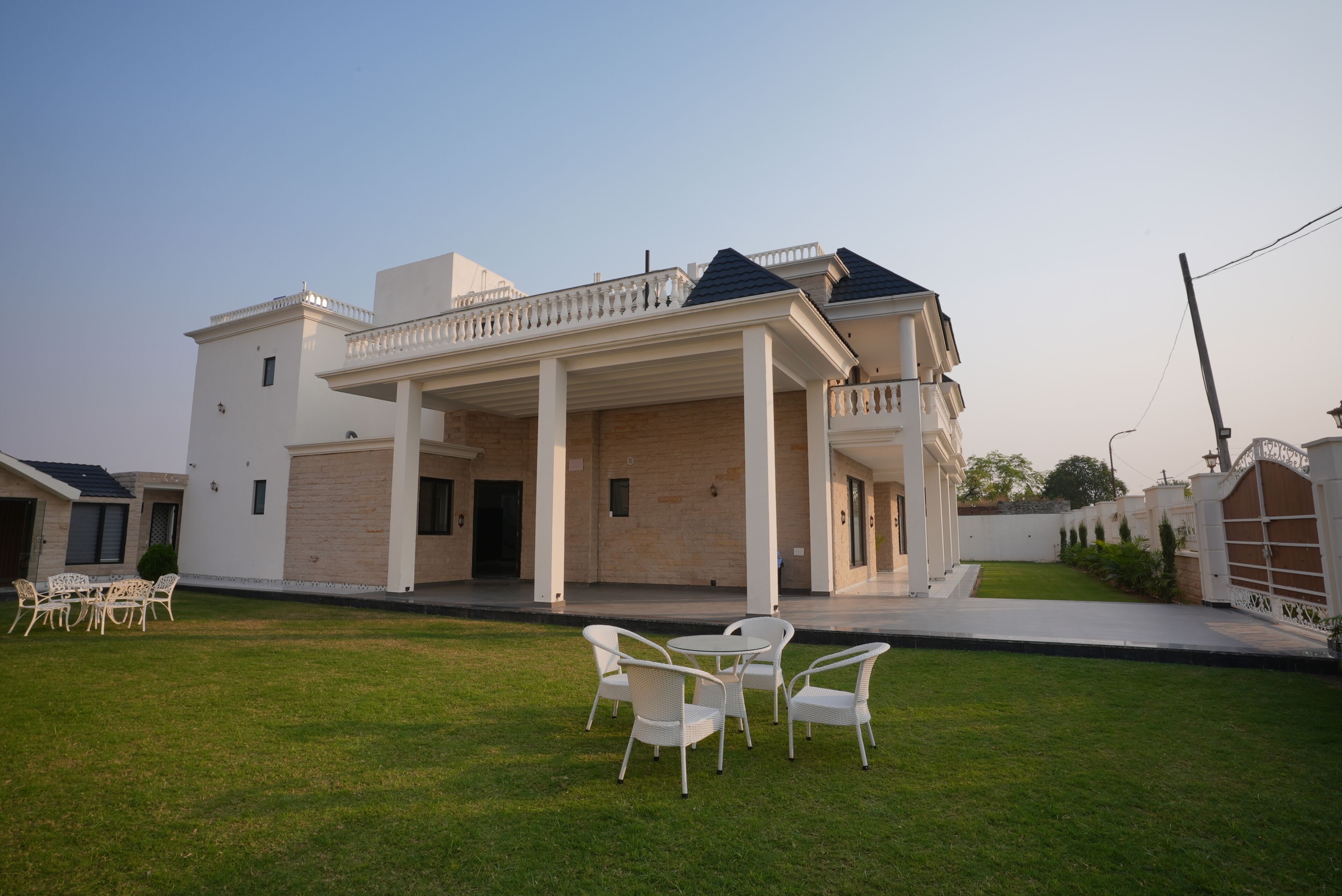 Luxury Villa, Balcony | Outdoor dining