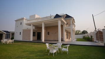 Luxury Villa, Balcony | Outdoor dining