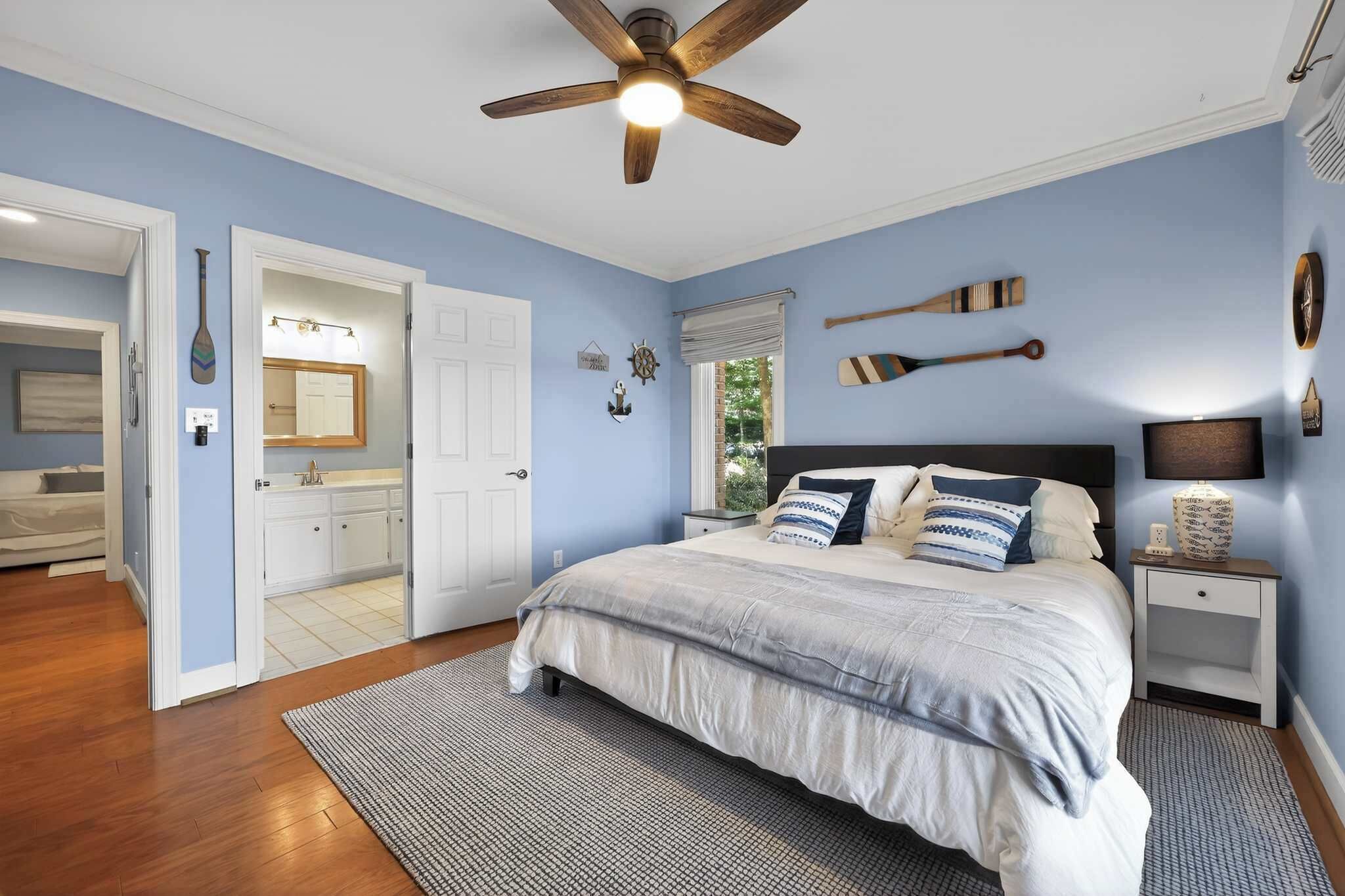 5 bedrooms, desk, iron/ironing board, free WiFi