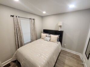 3 bedrooms, iron/ironing board, WiFi, bed sheets - Coziness in South Broad Ripple (Indianapolis)