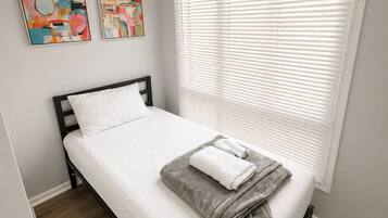 Iron/ironing board, WiFi, bed sheets
