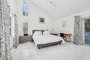 Room - Luxury Sagaponack Estate with Pool, Tennis & Gardens (Sag Harbor)