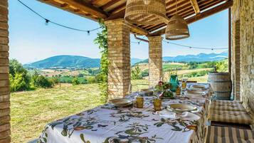 Outdoor dining