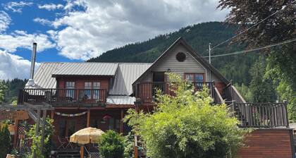 Kaslo Manor Lodge - The Garden Suite