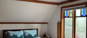 Kaslo Manor Lodge - The Garden Suite