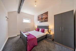 3 Schlafzimmer, Bügeleisen/Bügelbrett, Reisekinderbett, WLAN