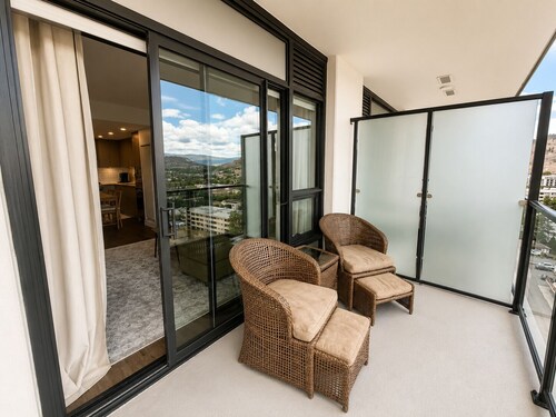 Modern Downtown Retreat