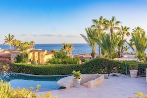 Pool - Live the Cabo Dream, Luxurious 5-bedroom Oceanfront Paradise in Cabo San Lucas (Cabo san lucas)