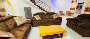 Kamaleswari Villa Trincomalee | 3BR House | 2km to Beach | Family Stay