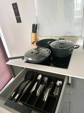 Miscellaneous - Stylish 2Bed Flat-Fast WiFi-Close to Shops, Restaurants & Train Station-Sleeps 5 (Croydon)