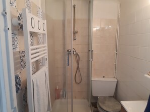 Bathroom - Vrbo Property (Nice)