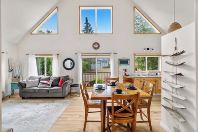 Casa PaLu | Walk to the Beach | Sleeps 8 guests