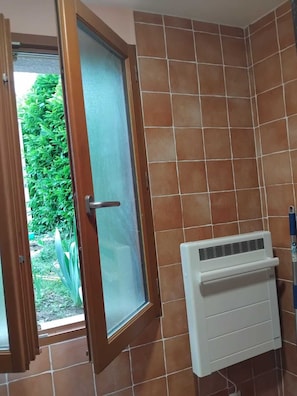 Bathroom - Vrbo Property (Saint-Paul-d'Oueil)