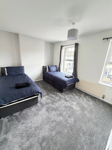3 Bed House Contractor Friendly Long Stays Welcome