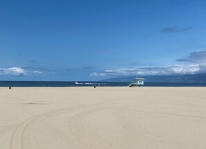 In Strandnähe, Liegestühle, Strandtücher