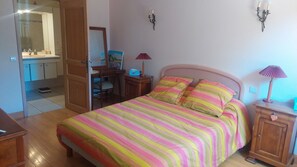Room - Vrbo Property (Loubressac)